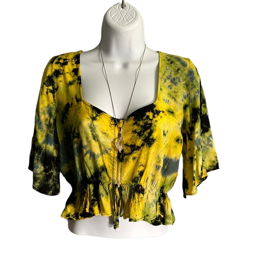 NWT.  S/M Tye-Dye Crop Top by Sacred Threads. BL/RD 10.   223069